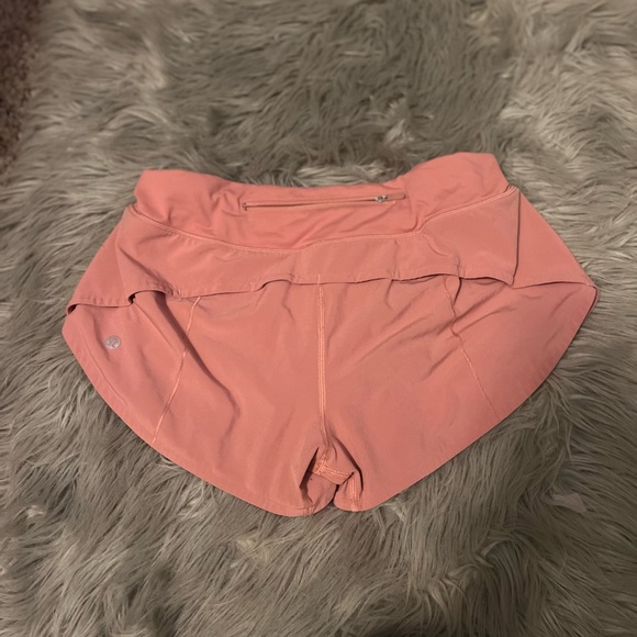 Lulu lemon speed up shorts size 6 - Picture 3 of 3